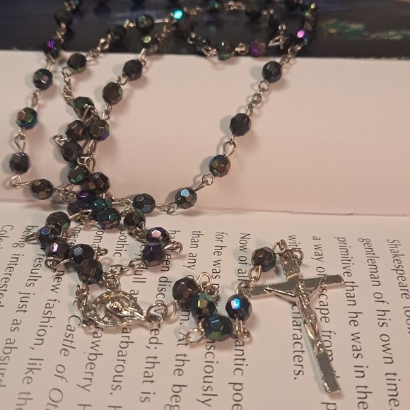 Black Borealis Rosary - Picture 2 of 4